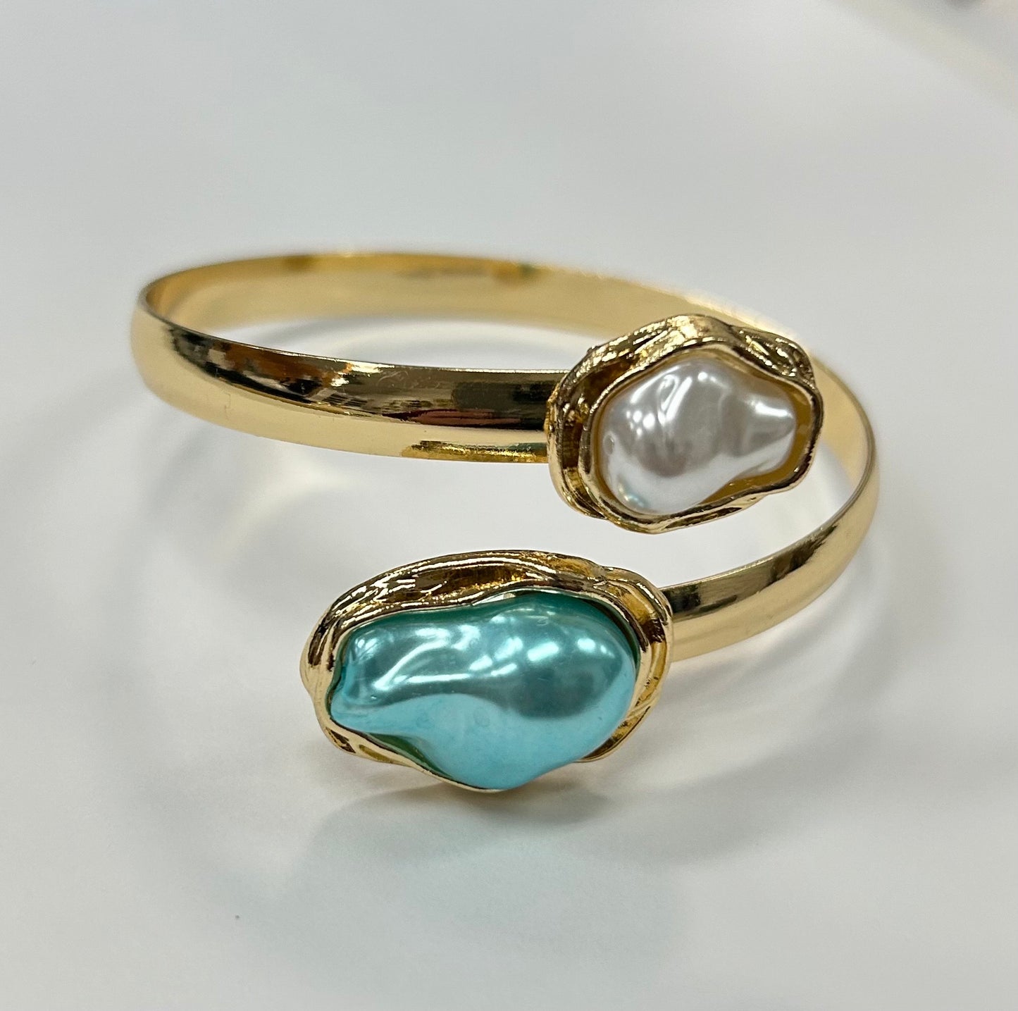 Serenity Shell Bangle