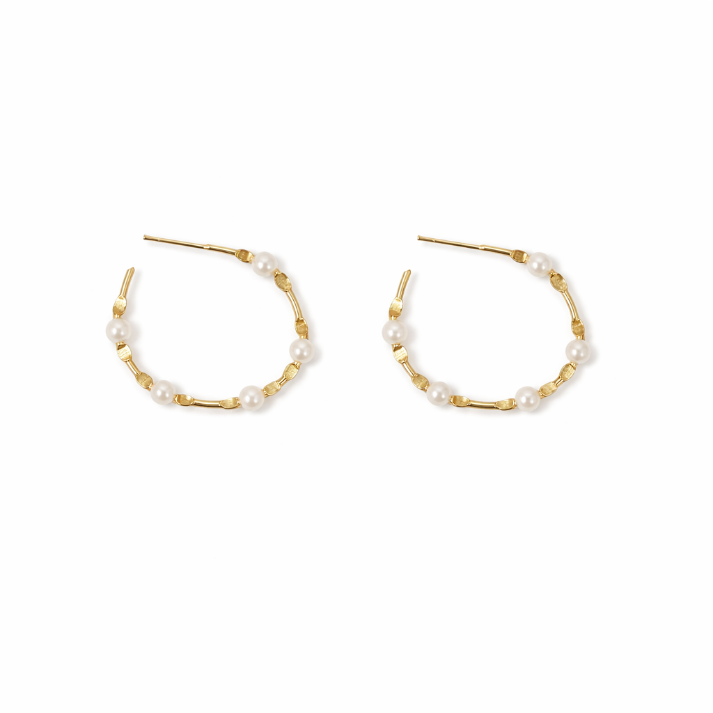 GRETA PEARL HOOP