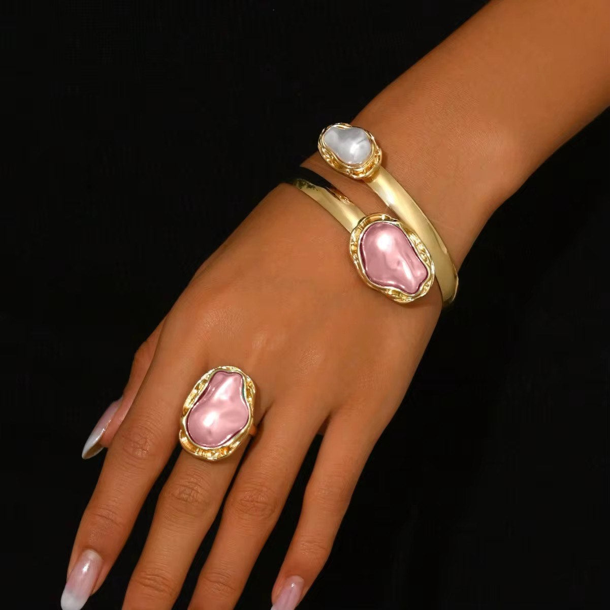 Serenity Shell Bangle