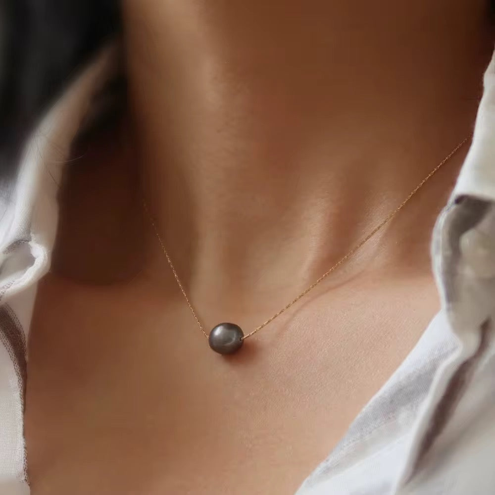 Sole' Luxe Pearl Necklace