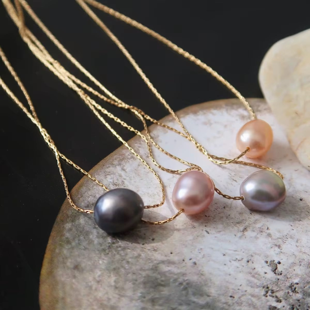 Sole' Luxe Pearl Necklace