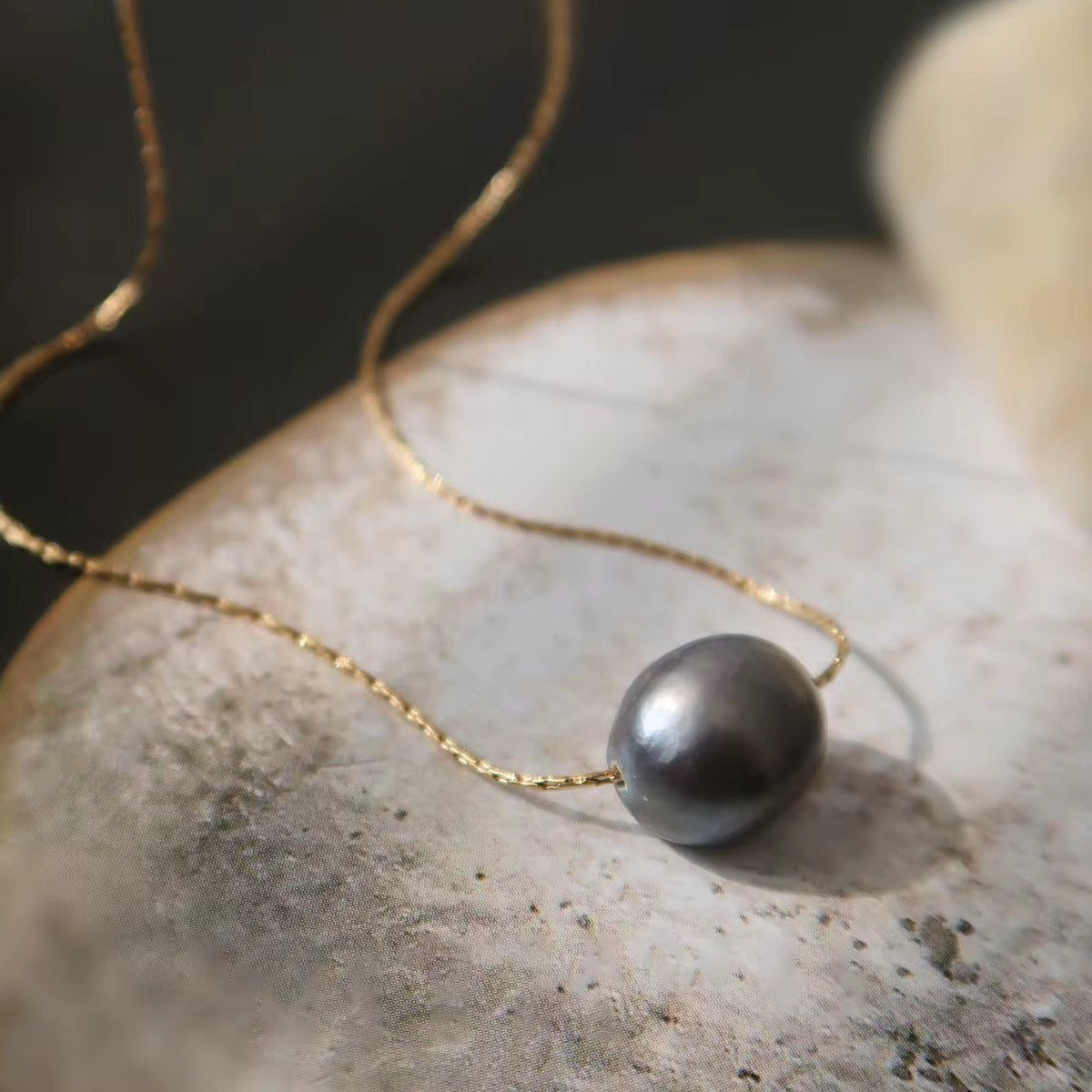 Sole' Luxe Pearl Necklace