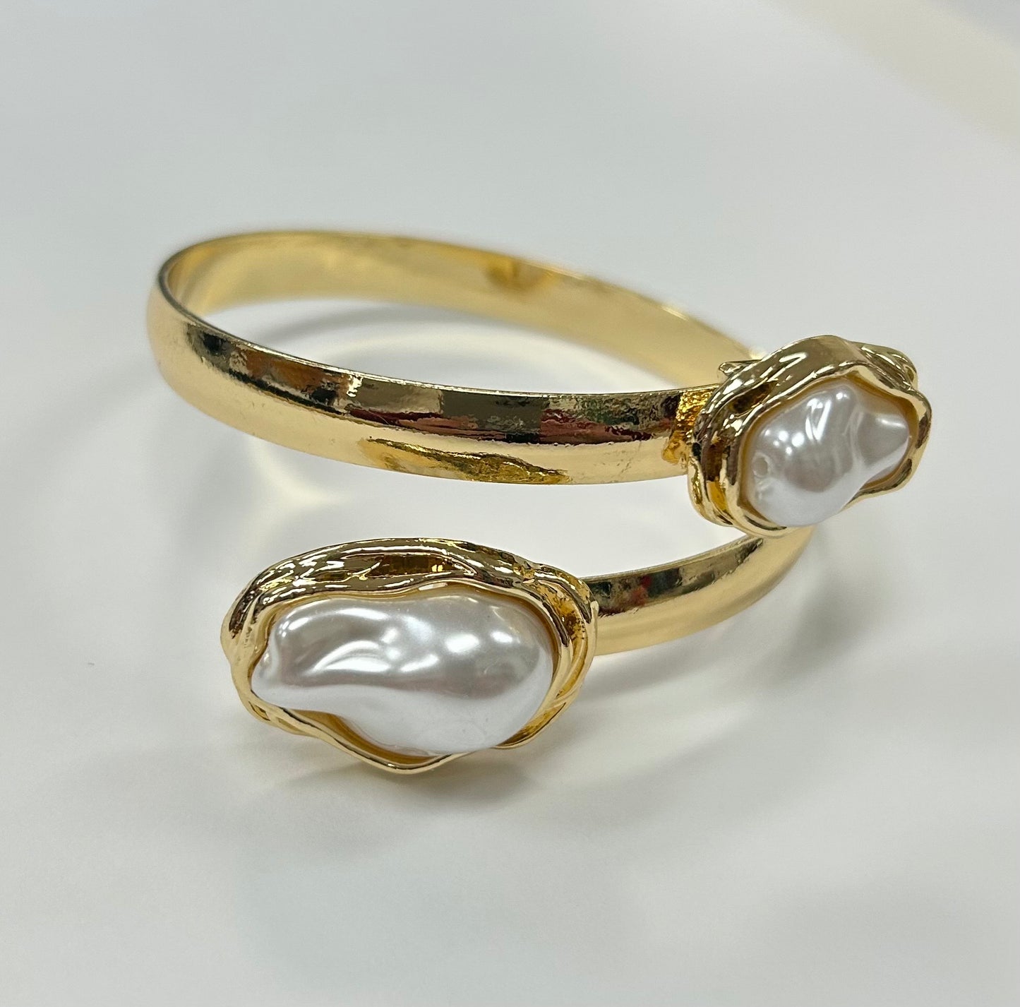 Serenity Shell Bangle